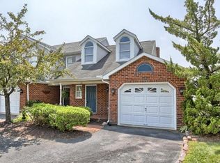100 Pepperton Ct, Lititz, PA 17543