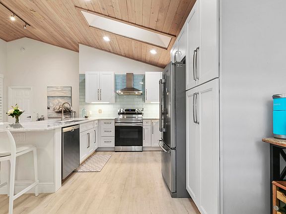 5th image of 59 Dorchester Circle