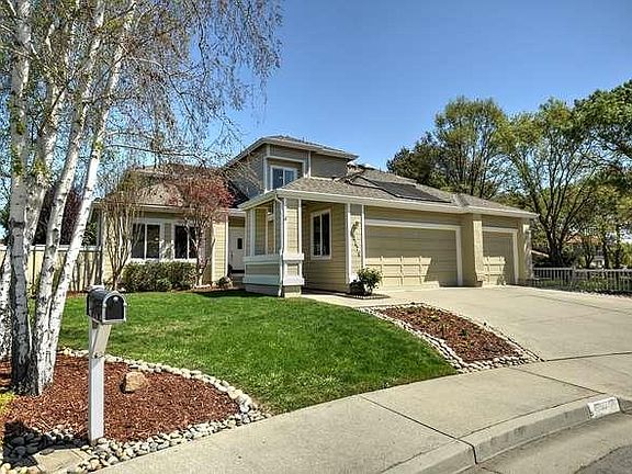 2nd image of 15870 Descansa Ct