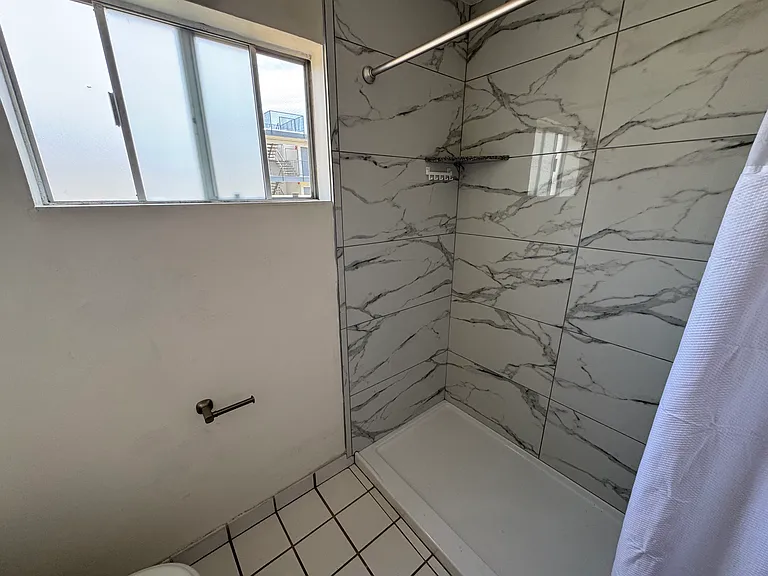 2220 Lincoln Ave #F — Photo 6