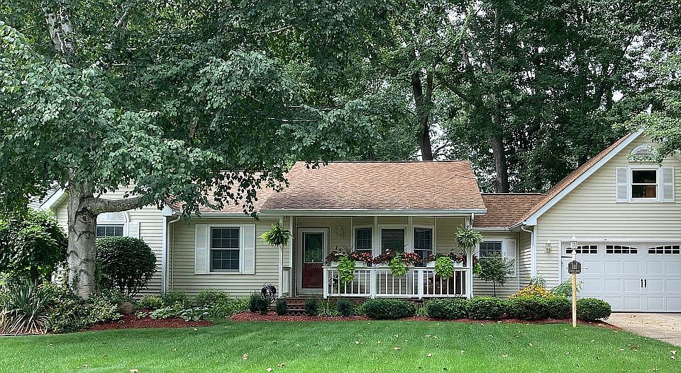 1st image of 155 Schram Ct