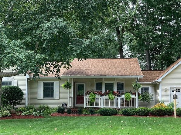 155 Schram Ct