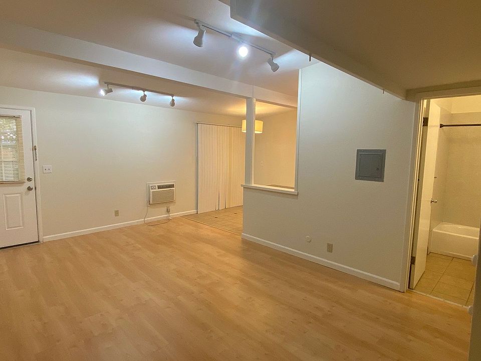 1st image of 315 Easy St APT 10