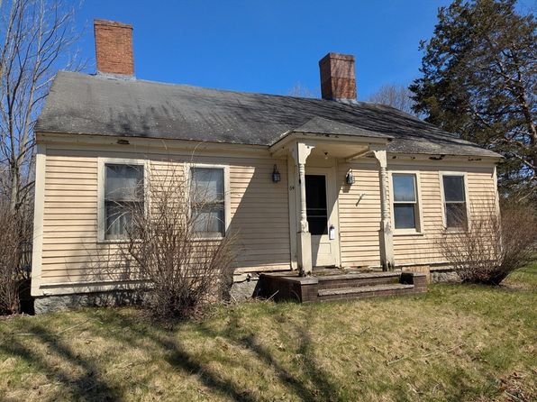 64 South St, Easton, MA 02375