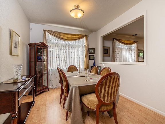 4th image of 4993 Agape Ct