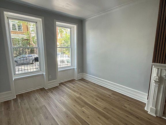 4th image of 850 N 22nd St Floor 1