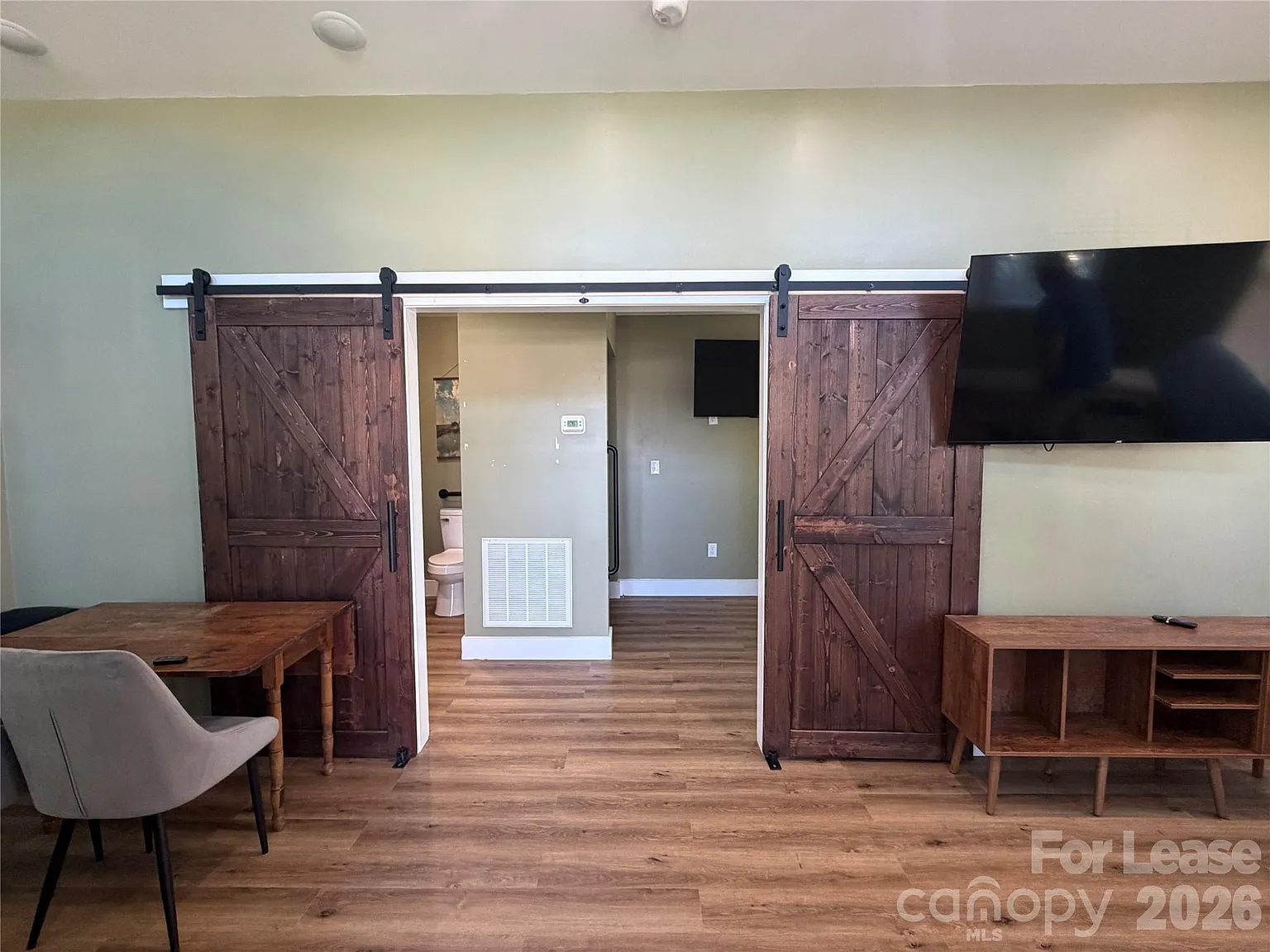 1 bed, 1.0 bath, 480 sqft, $875 — Photo 4