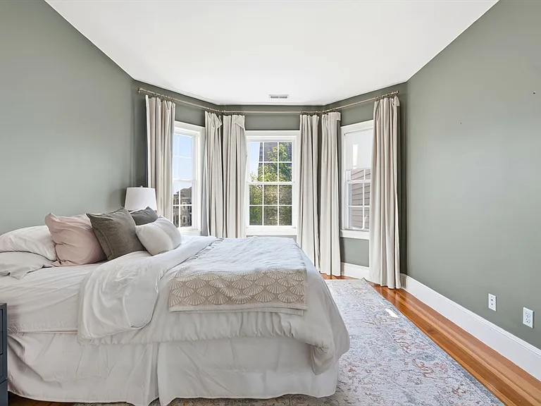 118 Saxton St #3 — Photo 12