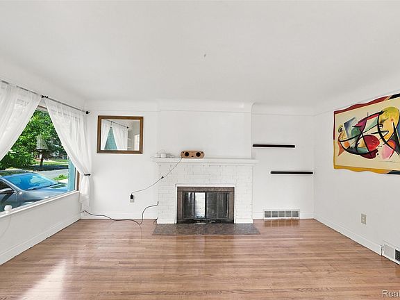 3rd image of 12000 Faust Ave
