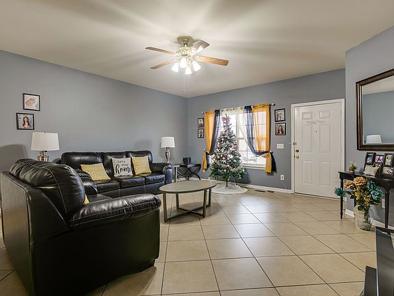 5th image of 2801 Belle Meade Pl