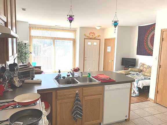 4th image of 2414 W Flournoy St #1