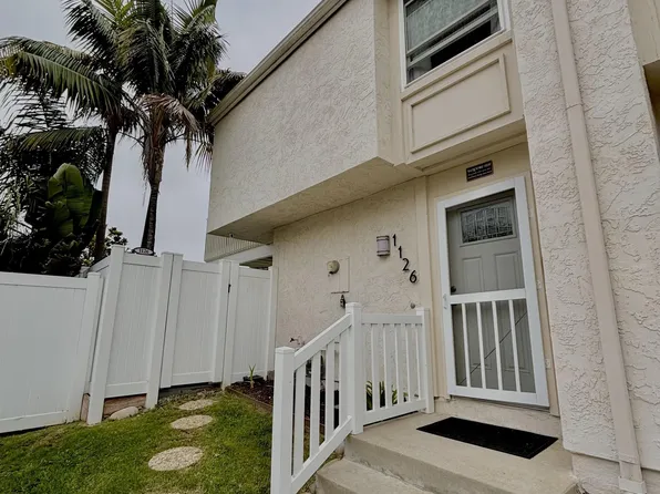 1126 Woodlake Dr, Cardiff, CA 92007
