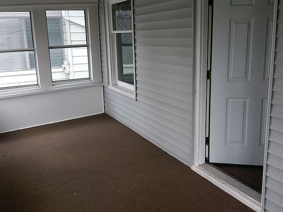 2007 Forest Ave #1 - Sunroom