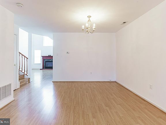 4th image of 431 Mahogany Walk