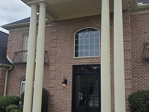 2nd image of 160 Monterey Mills Cv