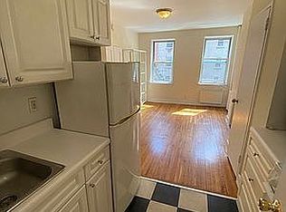 141 E 13th St #3Z, New York, NY 10003