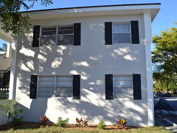 4th image of 202 Lucerne Ave APT 11