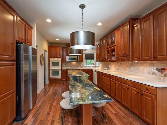 5th image of 21566 Nathan Ct