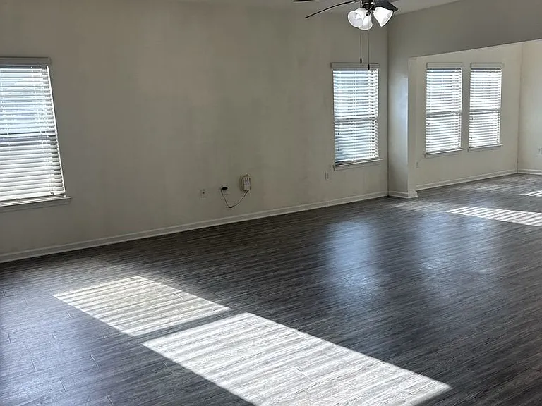 316 Merlin Ct — Photo 13