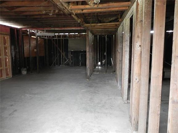 5th image of 6630-32 Dreux Ave