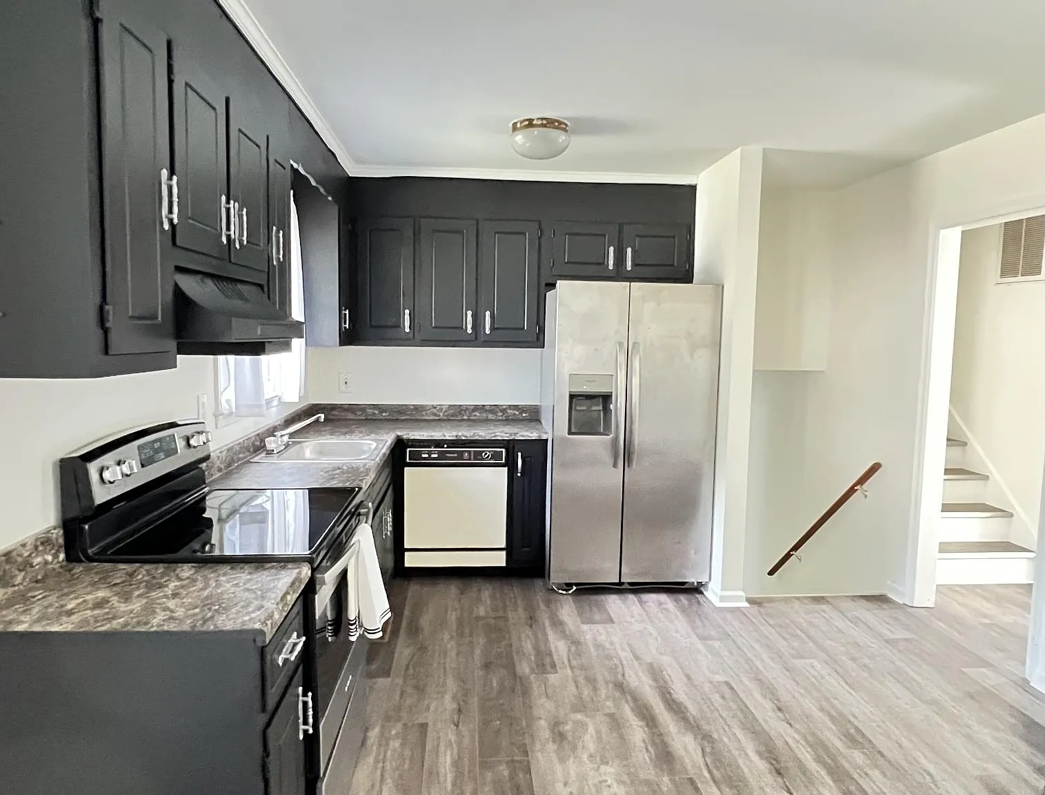 7 bed, 1628 sqft, $700 — Photo 3