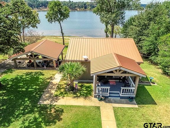 3rd image of 851 Lakeview
