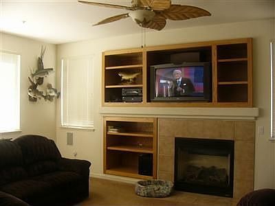 Easy entertaining Family Room