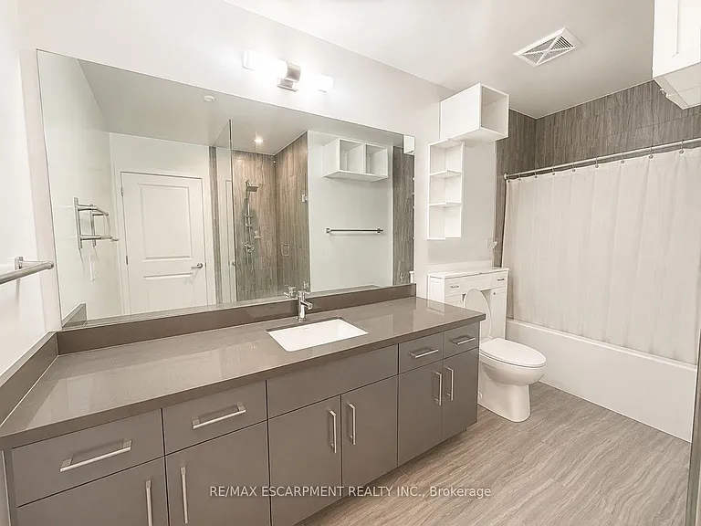 2007 James St #1603 — Photo 10