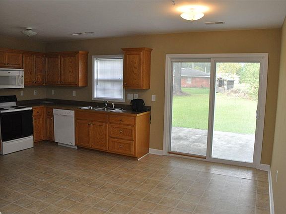 5th image of 135 Pink Dogwood Dr