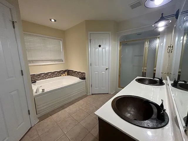 60 First Colony Dr — Photo 25