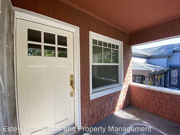 2nd image of 626 Kentucky St