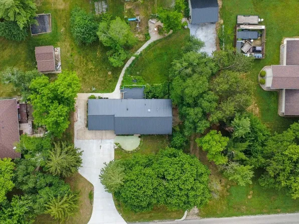 N1544 Poeppel Rd, Fort Atkinson, WI 53538