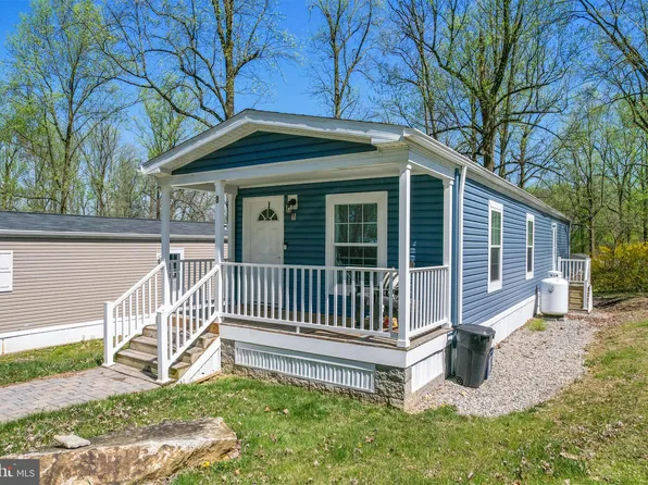 8 Crow Ln, Honey Brook, PA 19344