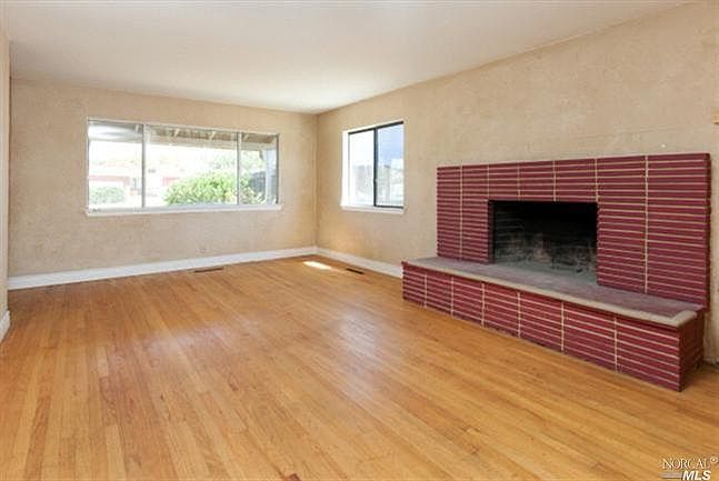 1st image of 139 Lamont Ct