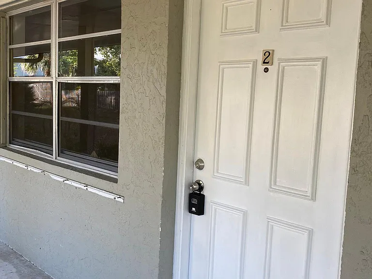860 NW 10th Ter #2 — Photo 3