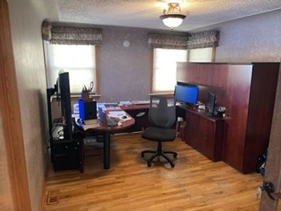 5th image of 4461 Parnell Dr
