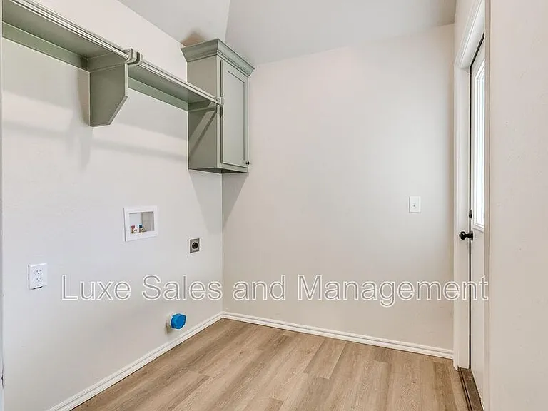 8012 NW 105th St — Photo 30