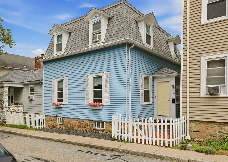 36 Dixon St
