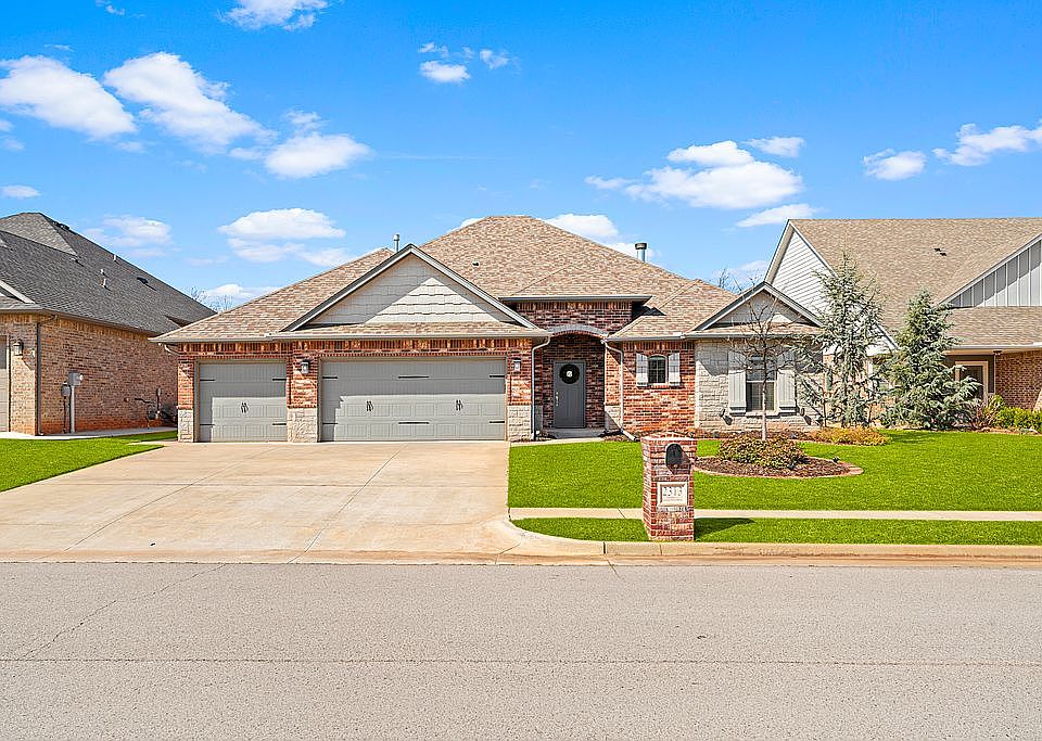 1st image of 2313 Bretton Ln