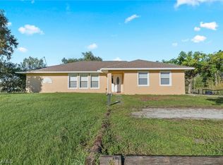 19531 Honey Bear Ln, North Fort Myers, FL 33917