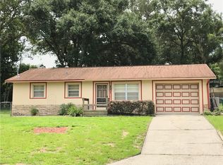 614 Laborde Dr, Fruitland Park, FL 34731
