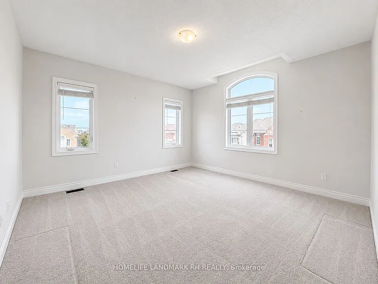 23 Clara May Ave — Photo 16