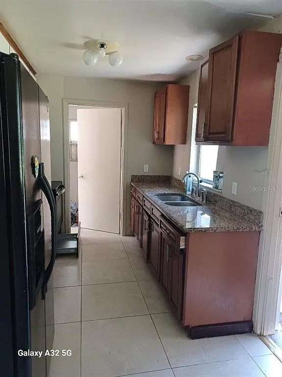 3 bed, 1.5 bath, 1000 sqft, $1,800 — Photo 4