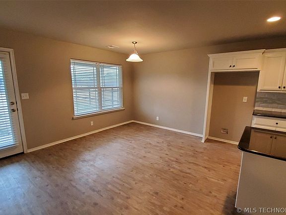 5th image of 8909 S 254th East Ave