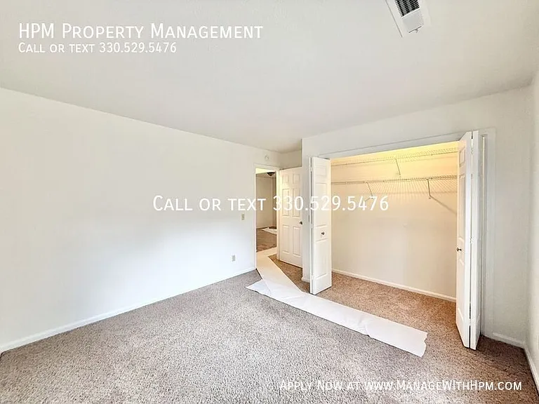 408 W Maple St #F — Photo 7