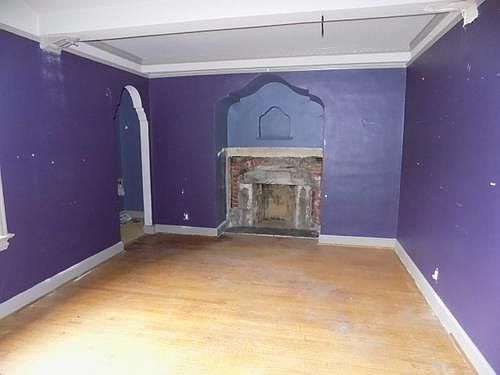4th image of 5147 Woodland Ave