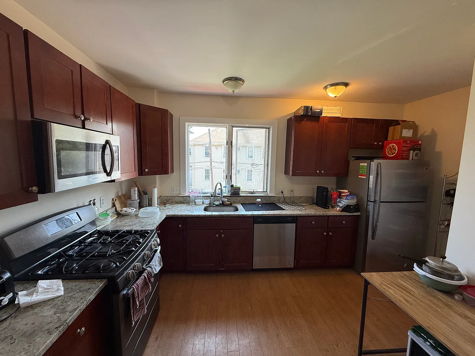 4 bed, 1500 sqft, $4,000 — Photo 1