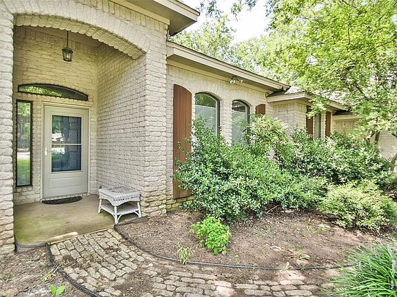 2nd image of 9017 N Longwood Dr