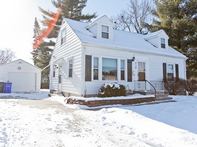 319 40th St NE, Cedar Rapids, IA, 52402