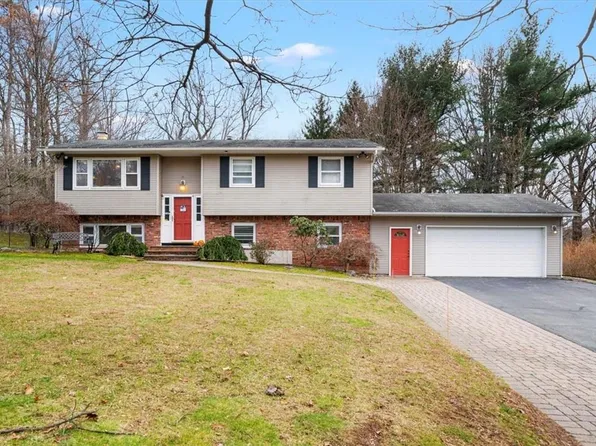 21 Annette Lane, Airmont, NY 10901